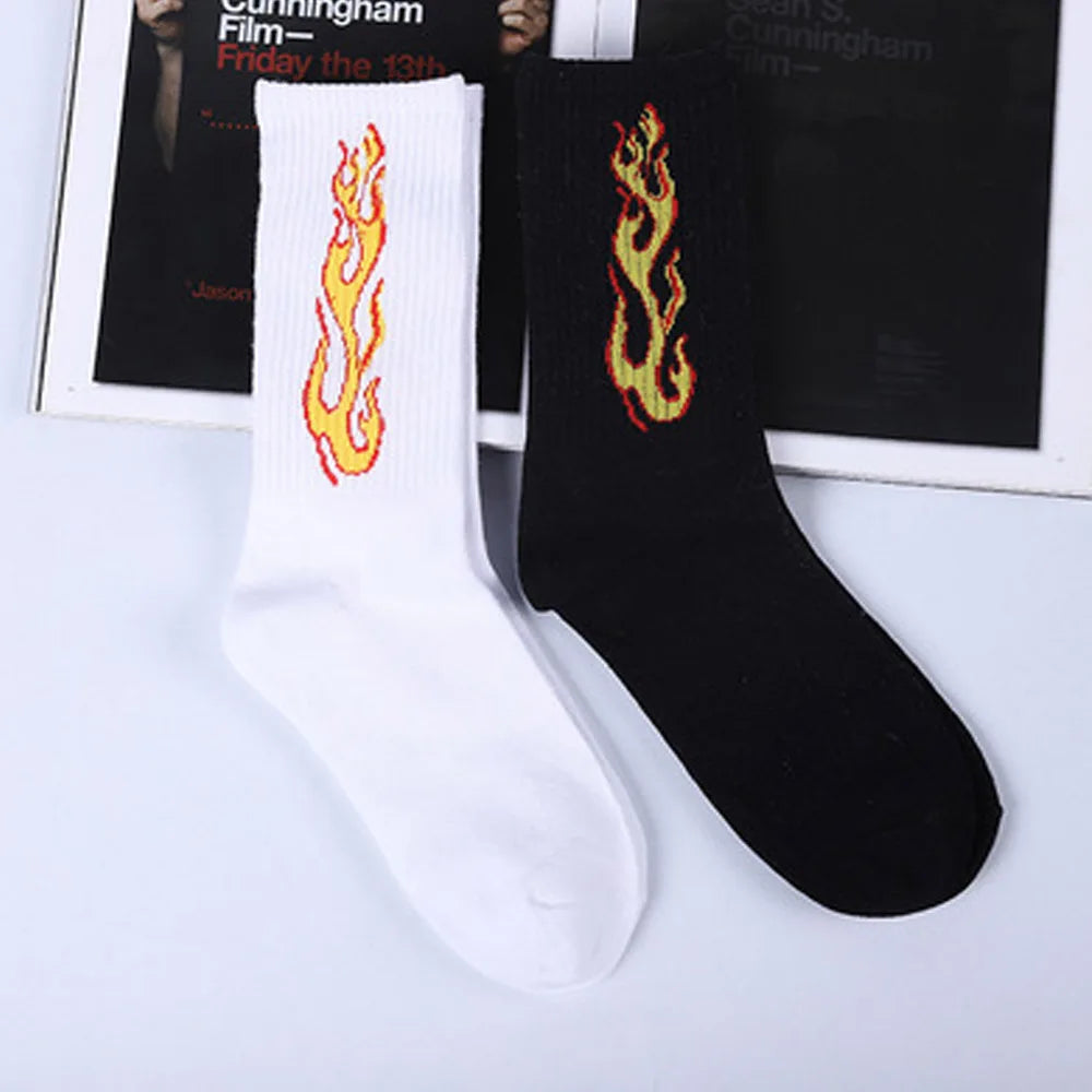 Women Socks Flame Black White Yellow Fire Pattern Novelty Hip Hop Harajuku Skateboard Crew Socks Europe Tide Couple Trend Street