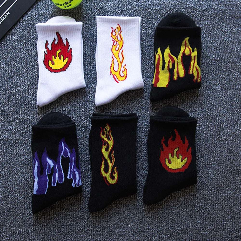 Women Socks Flame Black White Yellow Fire Pattern Novelty Hip Hop Harajuku Skateboard Crew Socks Europe Tide Couple Trend Street