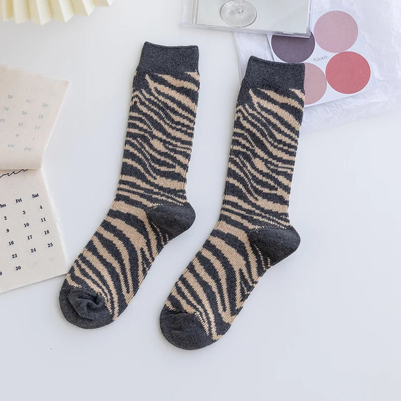 1 Pair Women Socks Spring Autumn Retro Style Men Couple Cotton Socks Flower Stripe Plaid Pattern Solid Colorful Socks