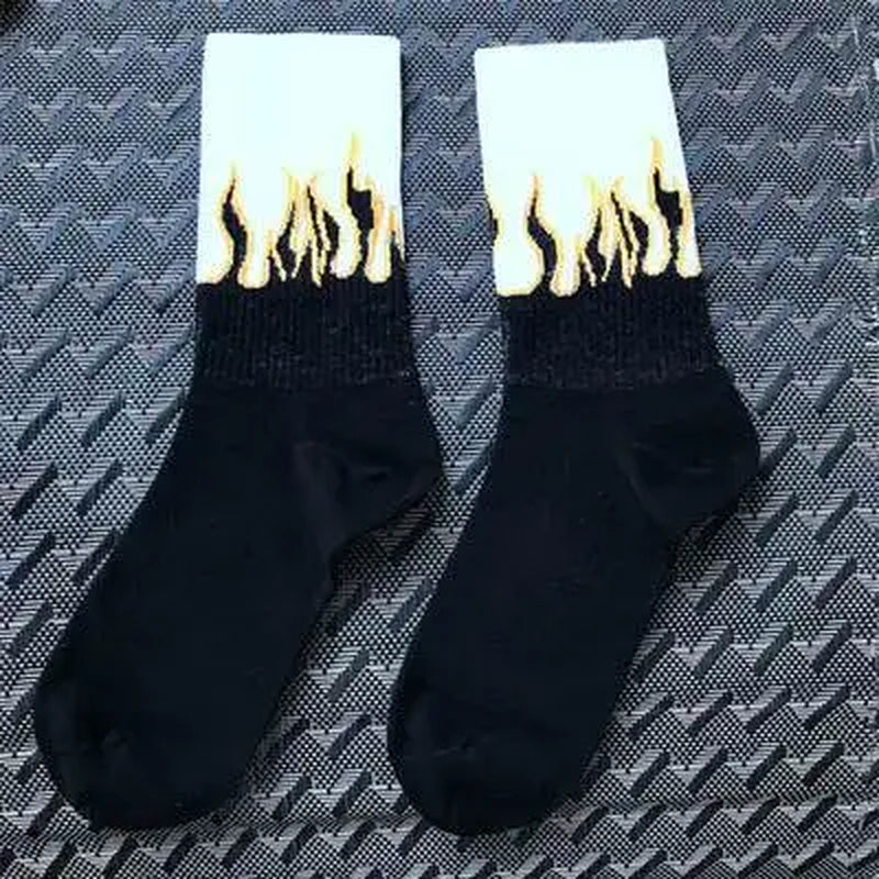 Women Socks Flame Black White Yellow Fire Pattern Novelty Hip Hop Harajuku Skateboard Crew Socks Europe Tide Couple Trend Street